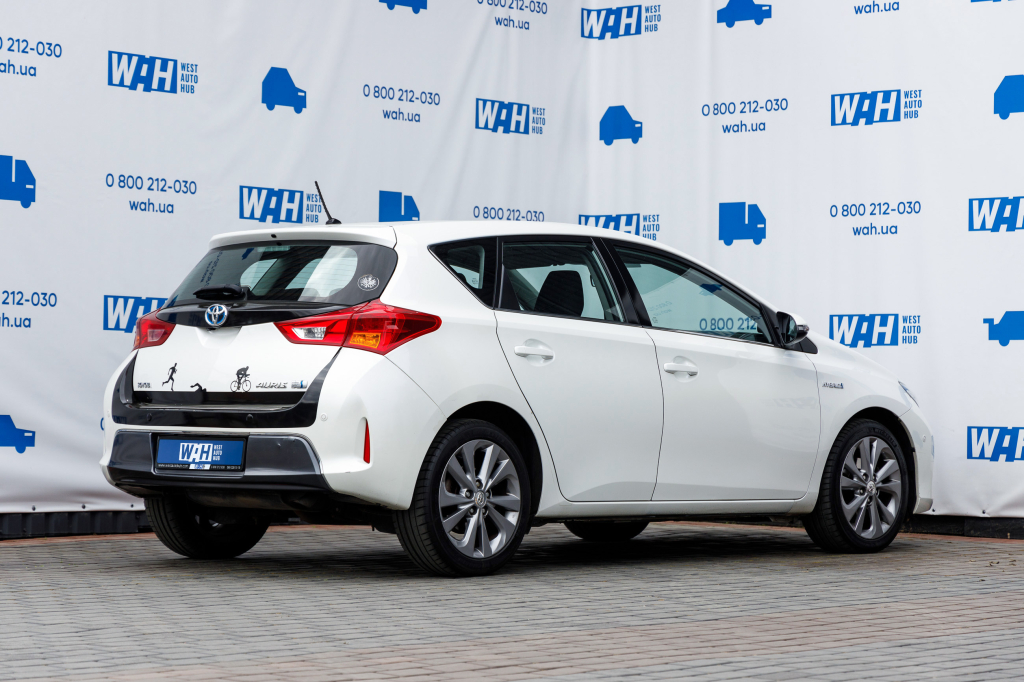 Toyota Auris Hybrid 2012 photo 4