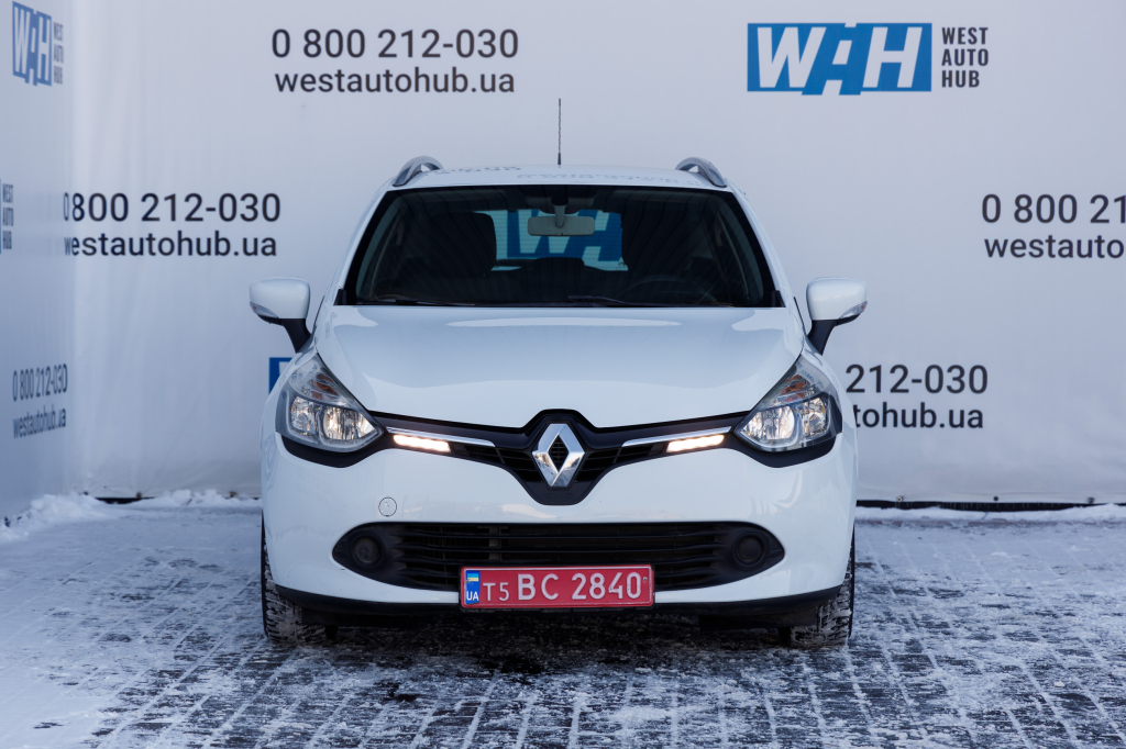 Renault Clio photo 2