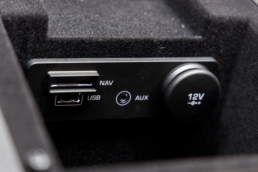 Jaguar XE 25T 2017 photo 12