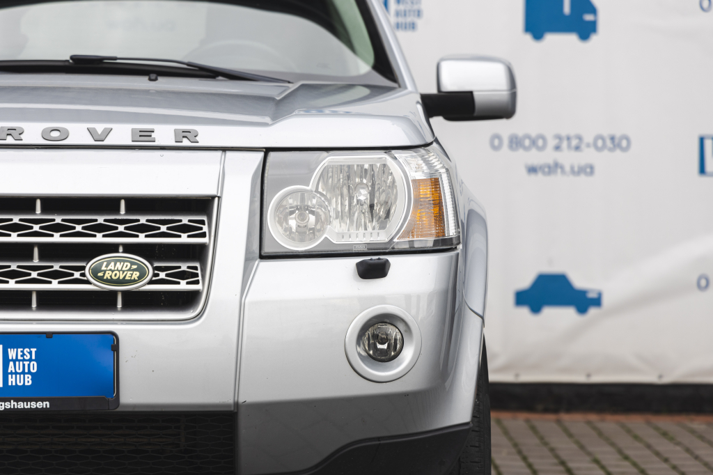Land Rover Freelander 2010 photo 3