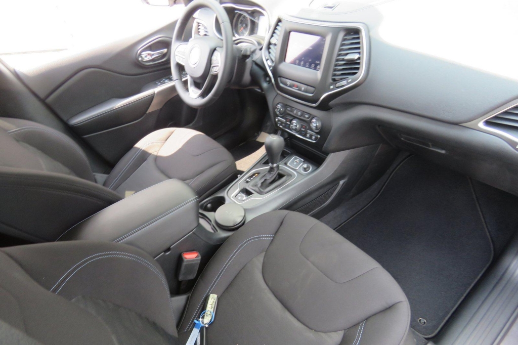 Jeep Cherokee 2020 photo 2