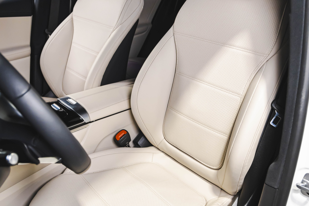 Mercedes-Benz GLC-Class 2023 photo 16