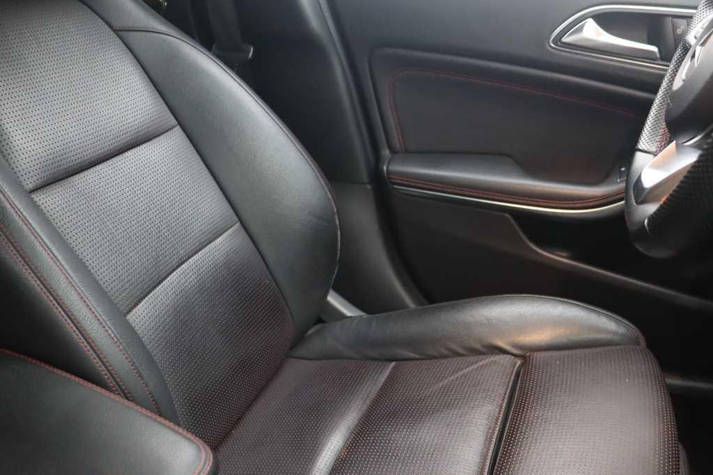 Mercedes-AMG GLA-Class 2016 photo 34