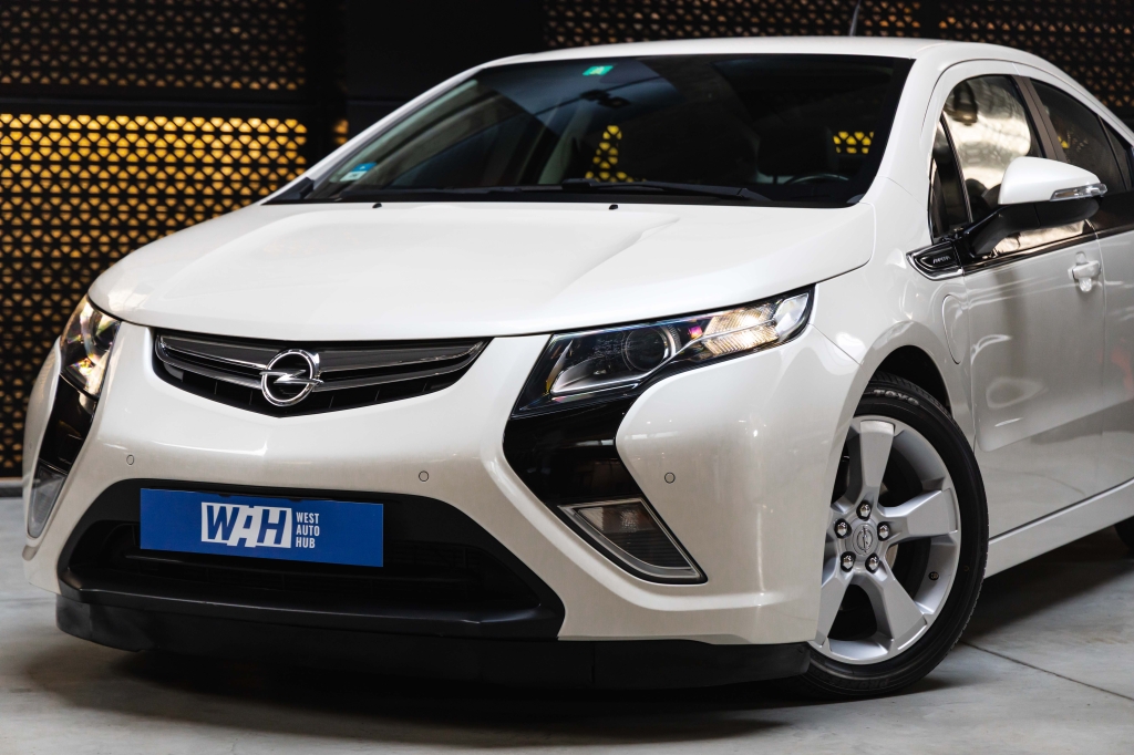 Opel Ampera 2011 фото 1