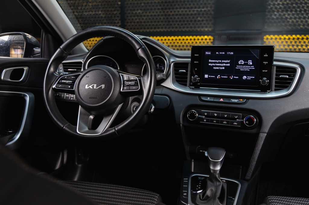 Kia Ceed 2023 фото Kia Ceed 2023 фото 24