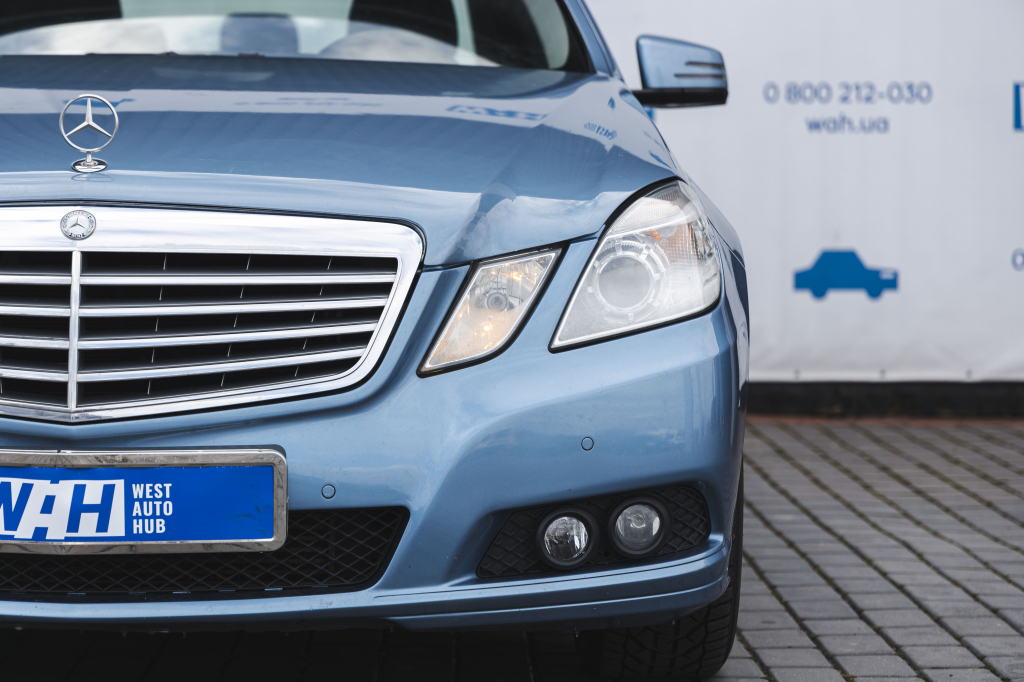 Mercedes-Benz E-Class 2010 photo 2