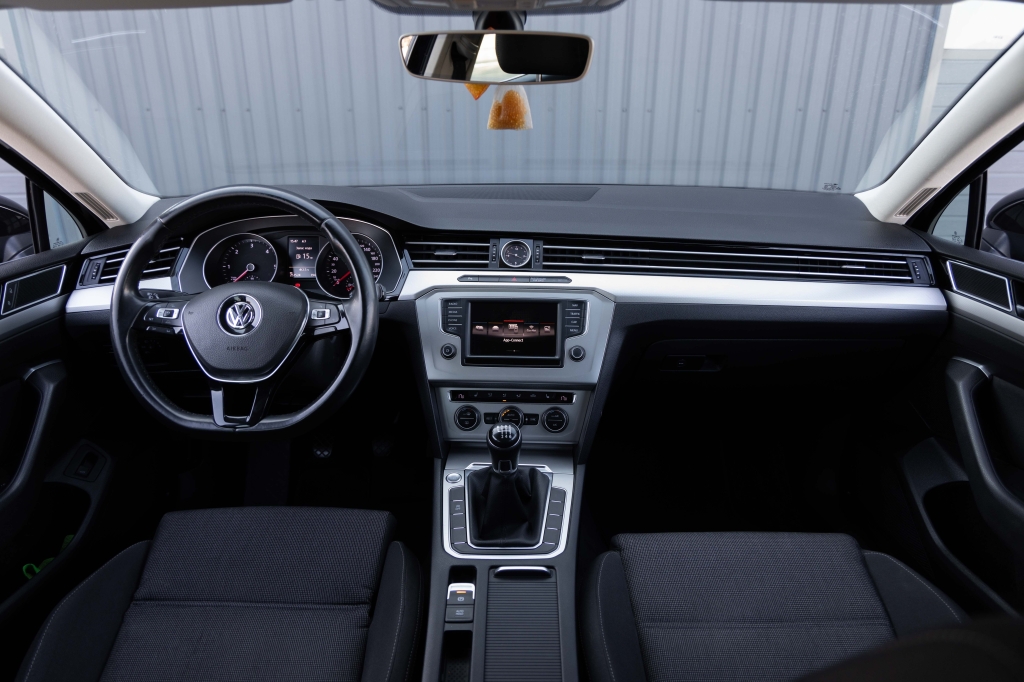 Volkswagen Passat B8 2015 фото Volkswagen Passat B8 2015 фото 27