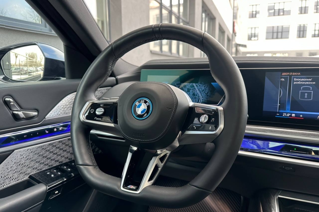 BMW i7 2023 фото 25