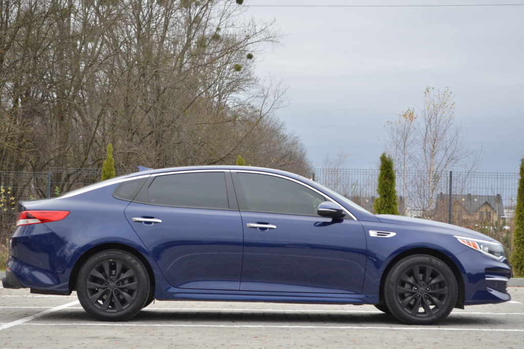 Kia Optima LX Sport photo 7