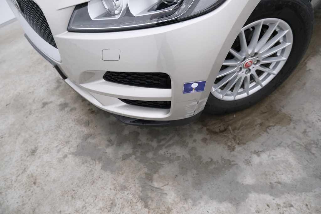 Jaguar F-Pace 2016 фото 50