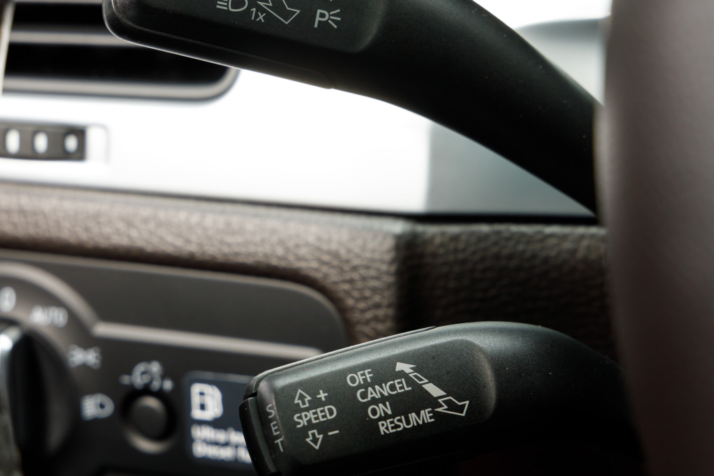 Volkswagen Touareg 2012 фото 24