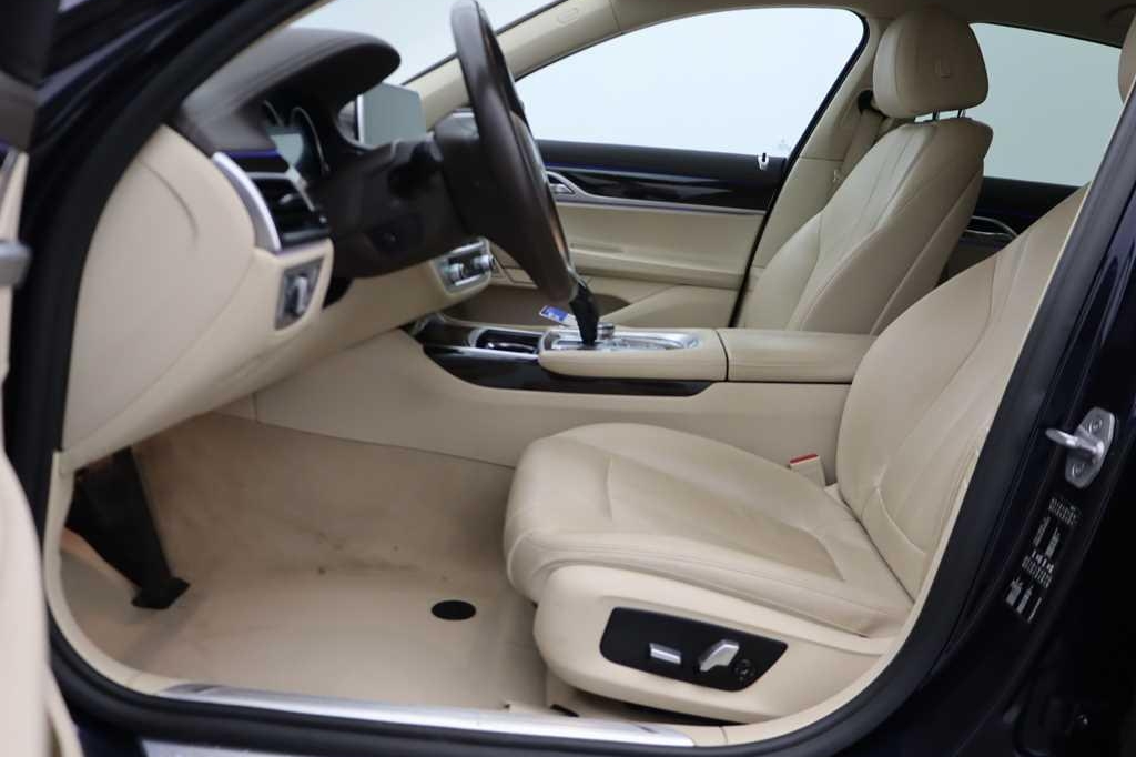 BMW 7 Series 2017 фото 3