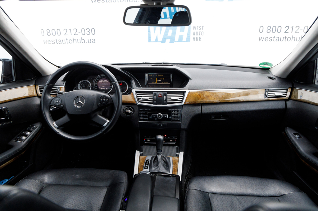 Mercedes-Benz E 200 CDI 2010 photo 19
