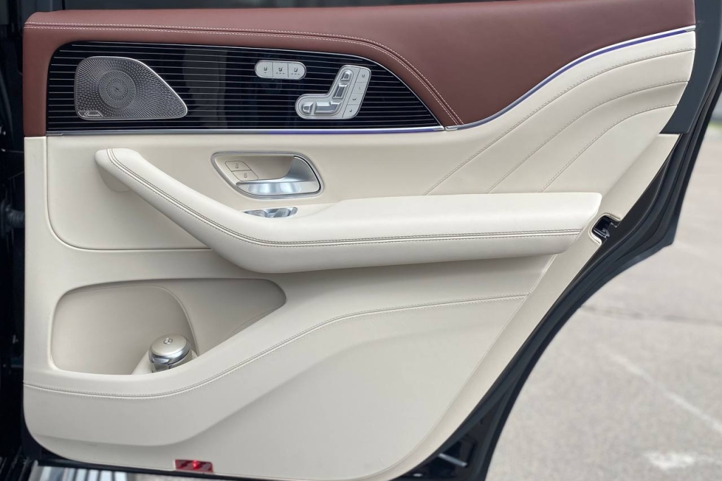 Mercedes-Benz Maybach GLS 600 2021 photo 18