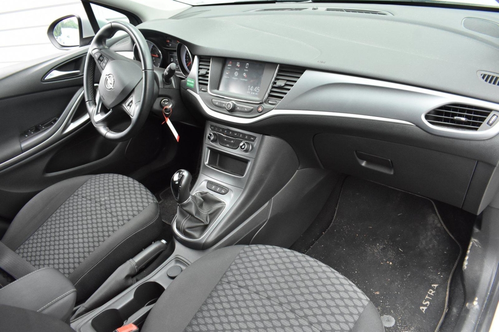 Opel Astra Sports Tourer 2019 photo 8