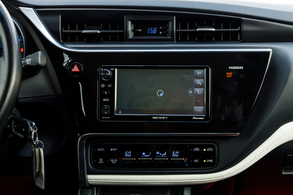 Scion іМ 2015 photo 14