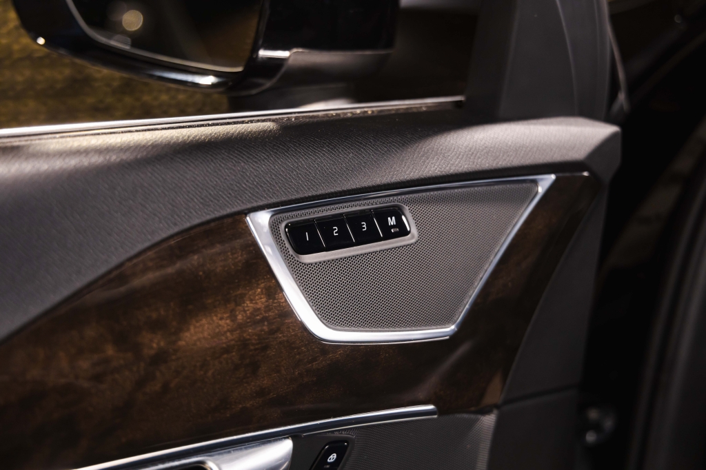 Volvo XC90 2018 фото 15