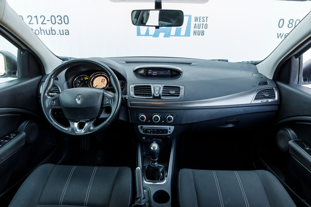 Renault Megane 2015 фото 10