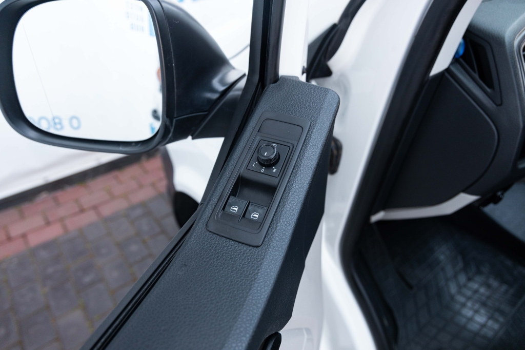 Volkswagen Transporter 2016 фото 11