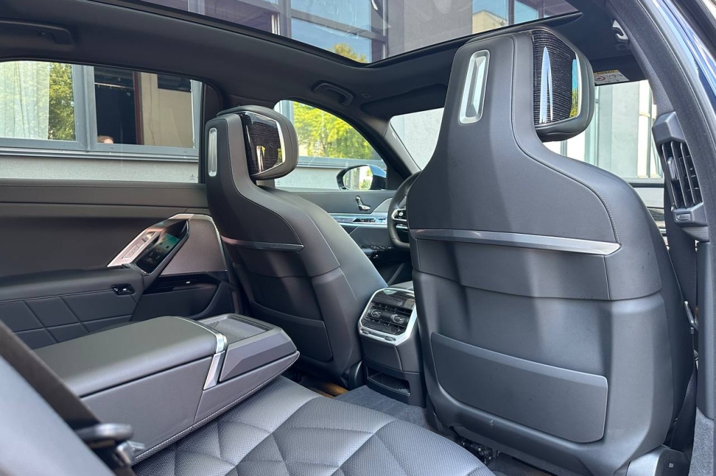 BMW 7 Series 740d MHEV Steptronic xDrive 2022 фото BMW 7 Series 740d MHEV Steptronic xDrive 2022 фото 20