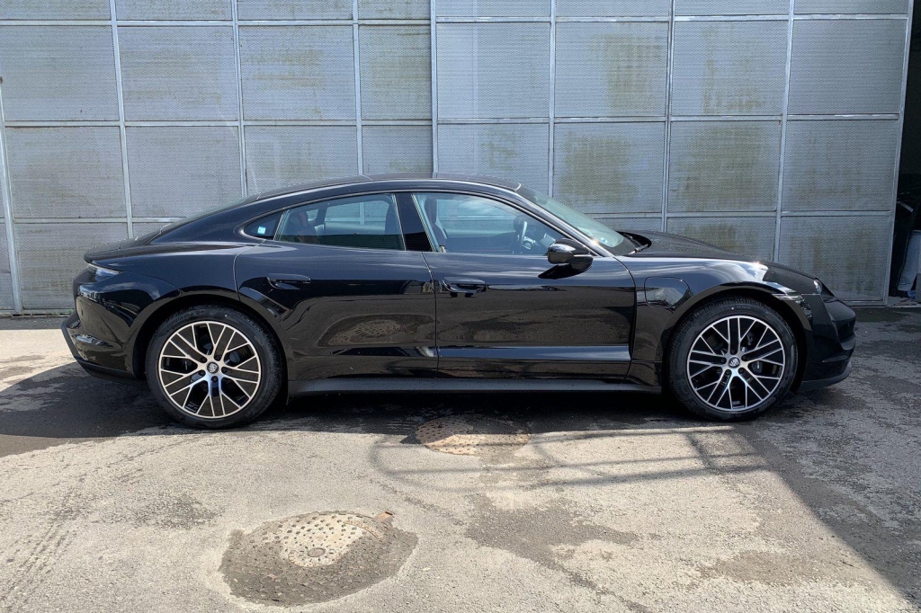 Porsche Taycan 2021 фото 6