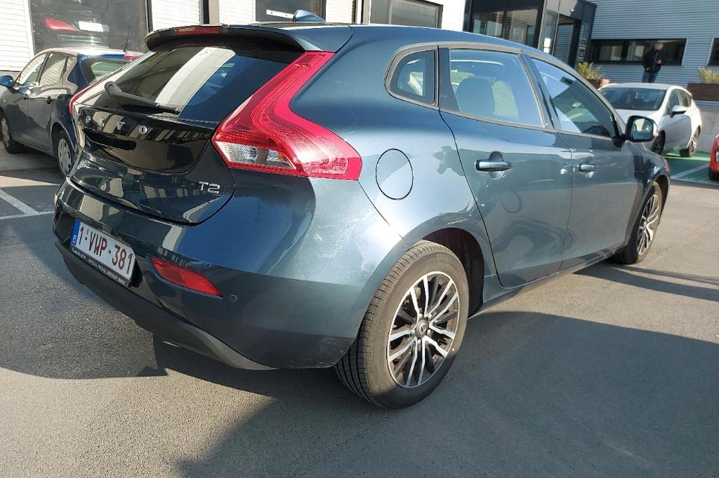 Volvo V40 2019 photo 1