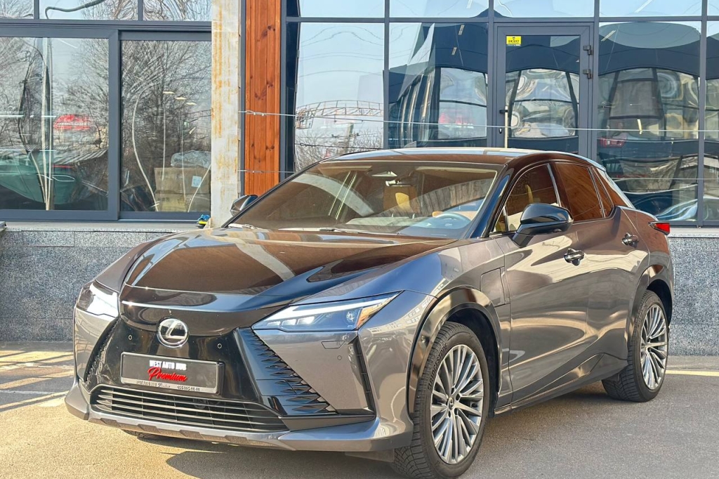 Lexus RZ 450e 2023 photo 2