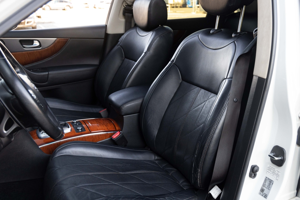Infiniti QX70 2015 фото 14