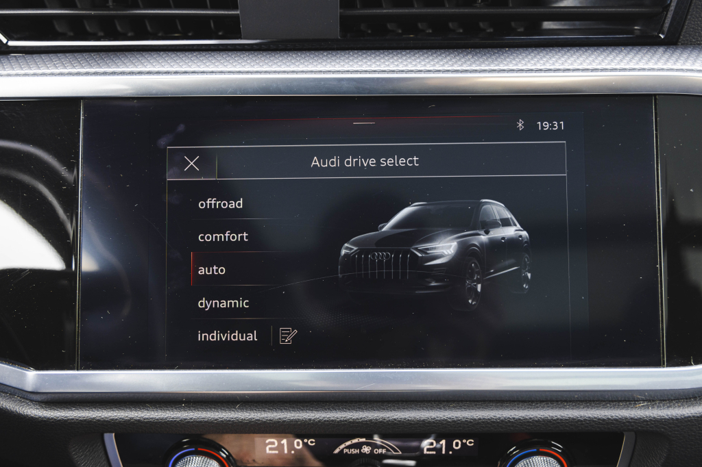 Audi Q3 S-Line 2020 photo 28