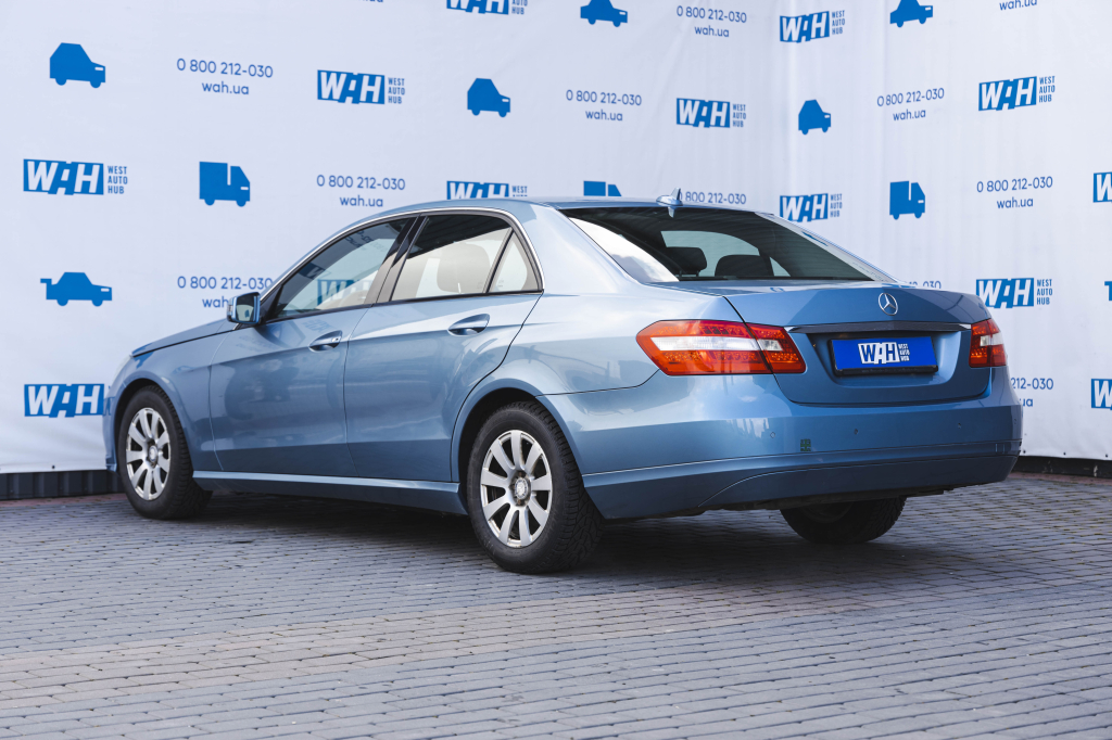 Mercedes-Benz E-Class 2010 photo 12