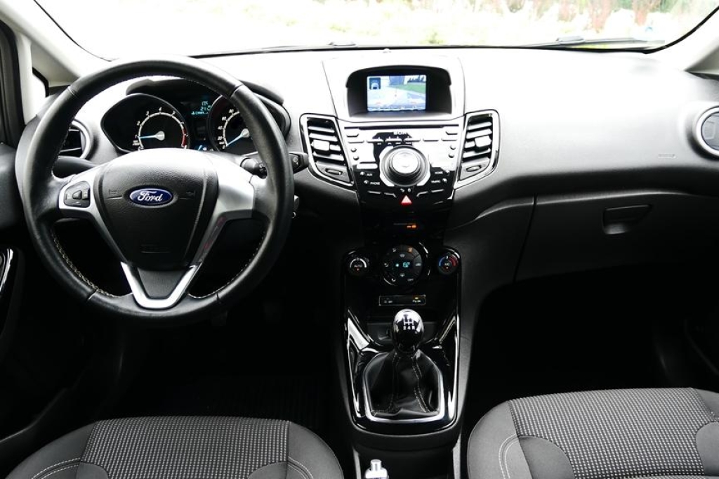 Ford Fiesta 2016 фото 3