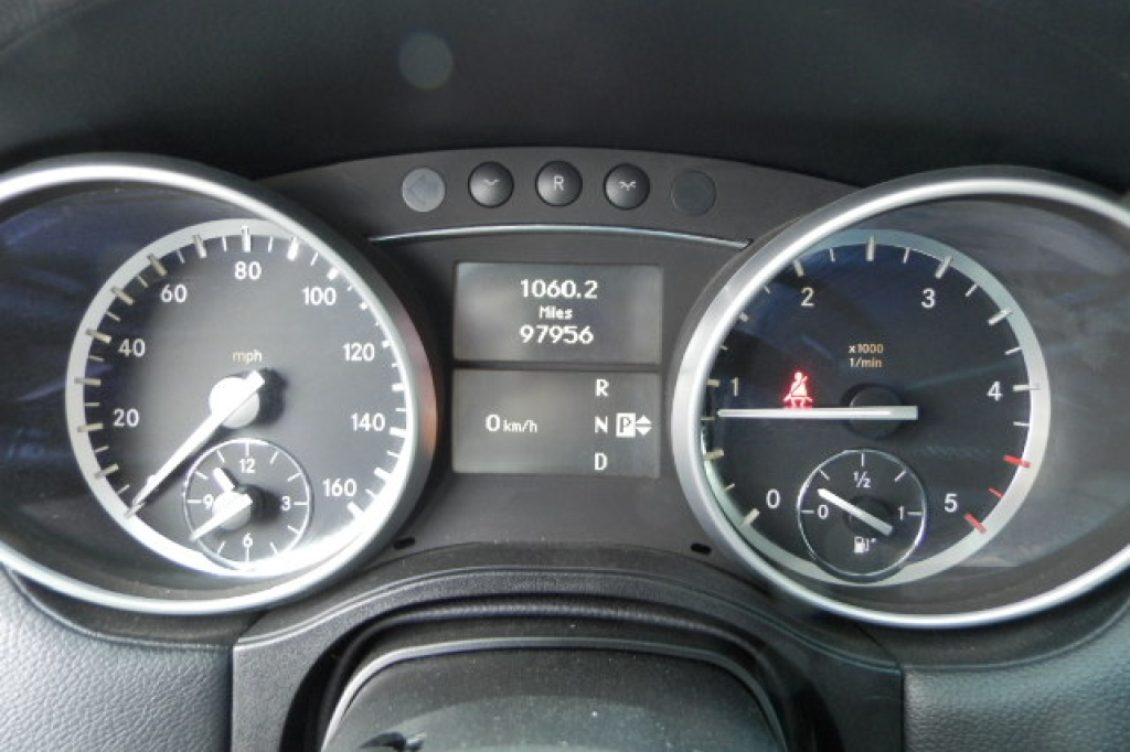 Mercedes-Benz GL 350 2011 photo 10