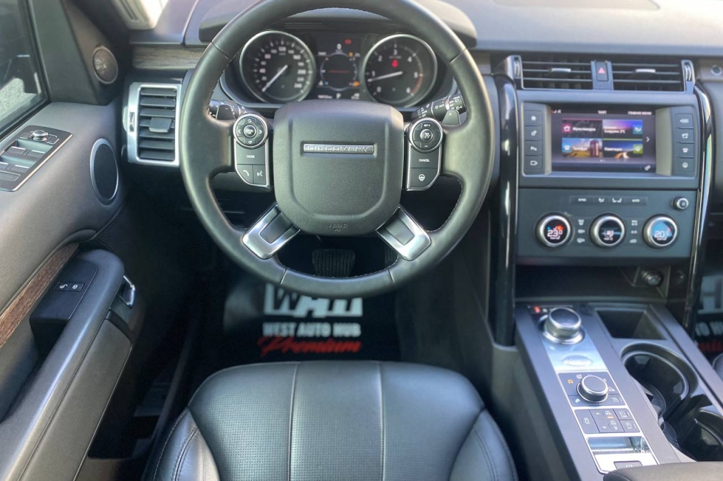 Land Rover Discovery 2017 фото 17