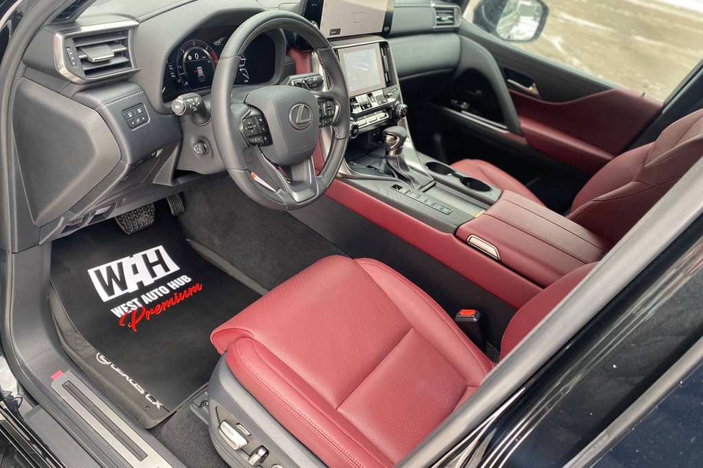 Lexus LX 500d 2022 фото 10