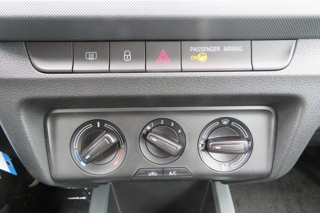 Skoda Fabia 2021 фото 1