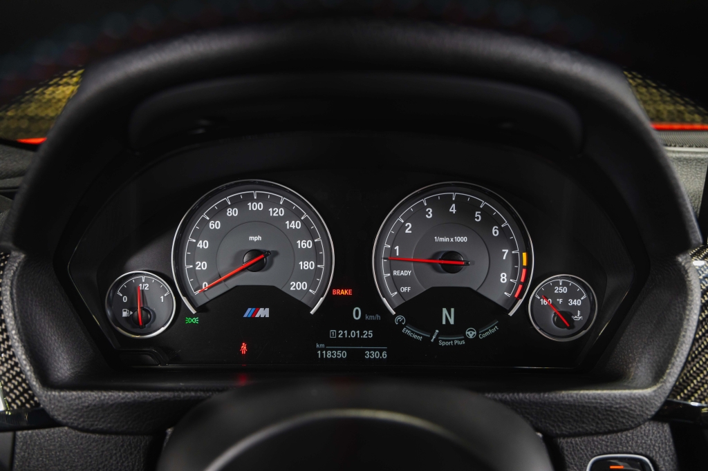 BMW M4 2015 фото BMW M4 2015 фото 33