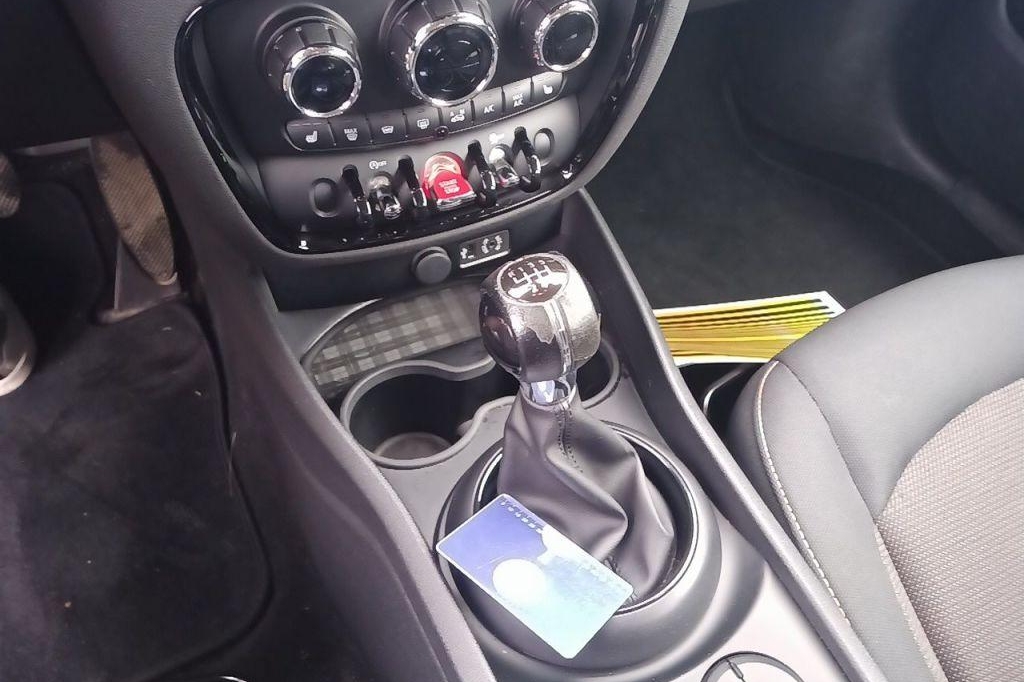 MINI Cooper Clubman 2017 photo 24