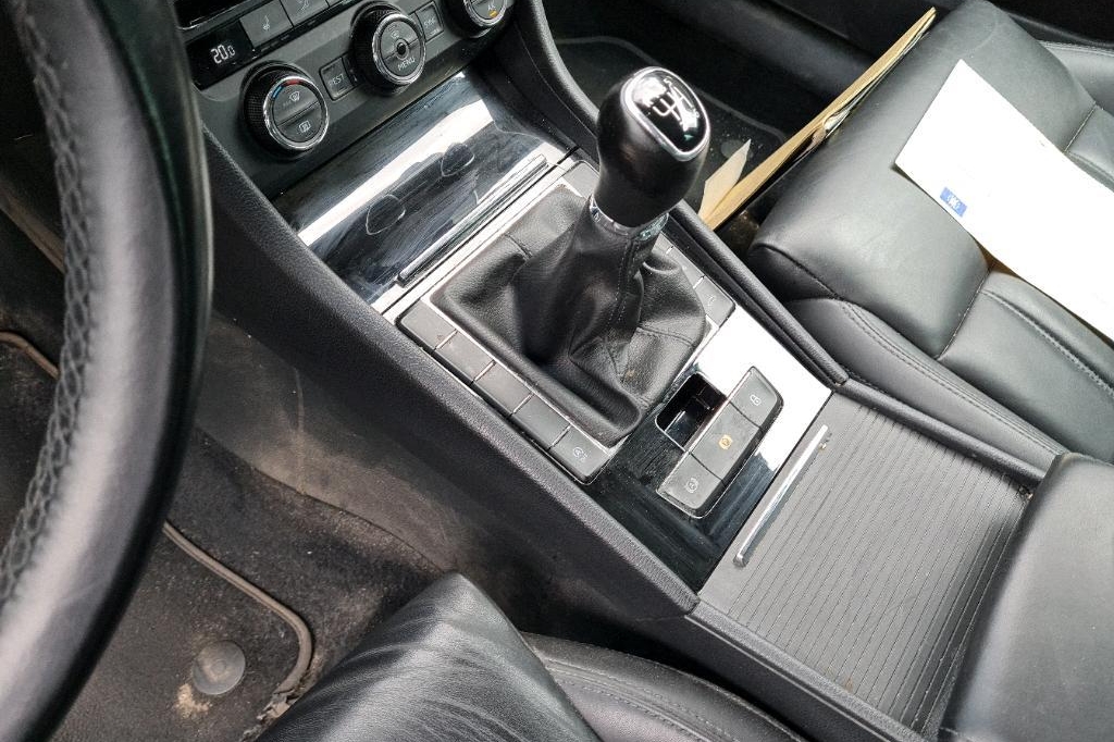 Skoda Superb Combi 2017 фото 69