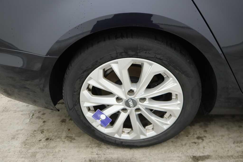 Audi A4 Avant 2016 фото 9