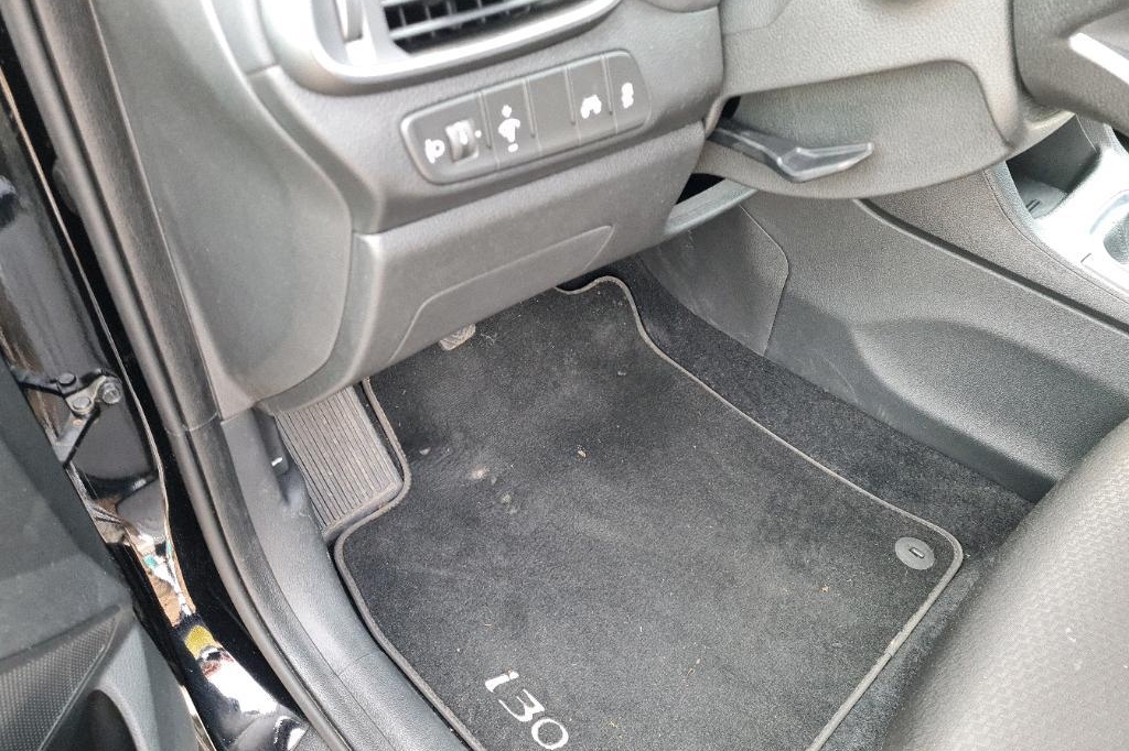 Hyundai i30 2017 фото 27