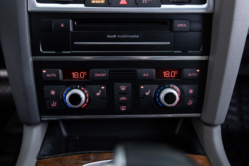 Audi Q7 Premium Plus 2015 фото Audi Q7 Premium Plus 2015 фото 26