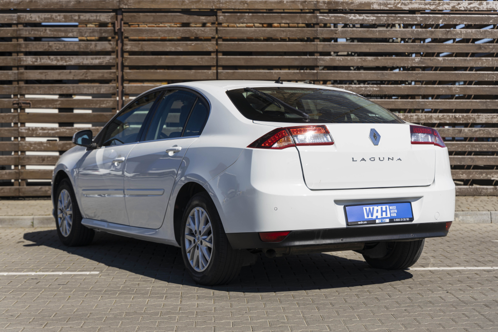 Renault Laguna 2014 photo 8