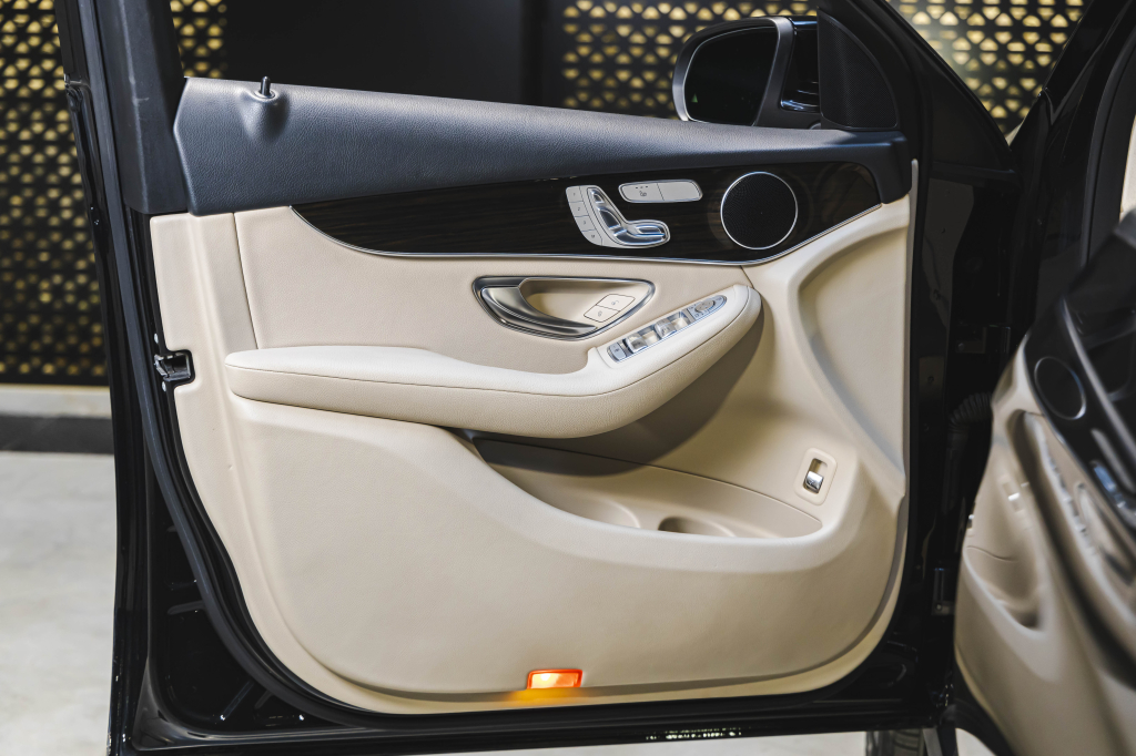 Mercedes-Benz GLC-Class 300 2016 photo 22