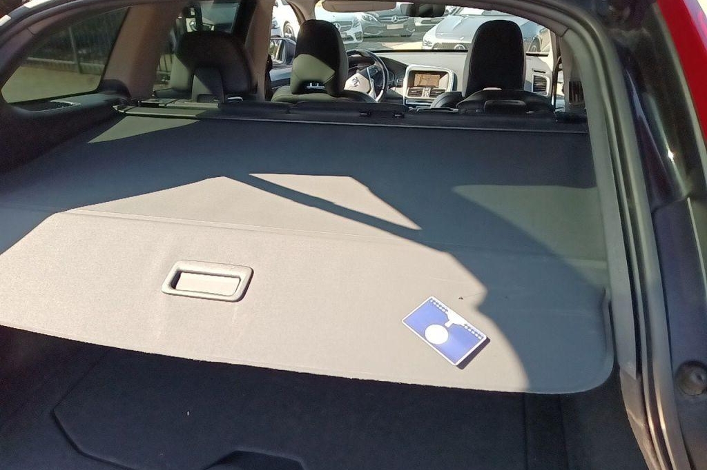 Volvo XC60 2017 фото 29