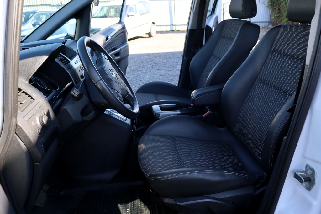 Opel Zafira 2006 фото 33