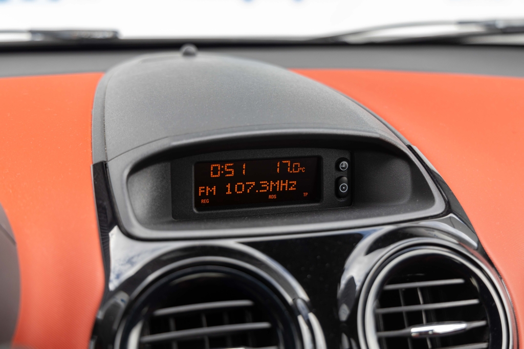 Opel Corsa 2010 фото 19