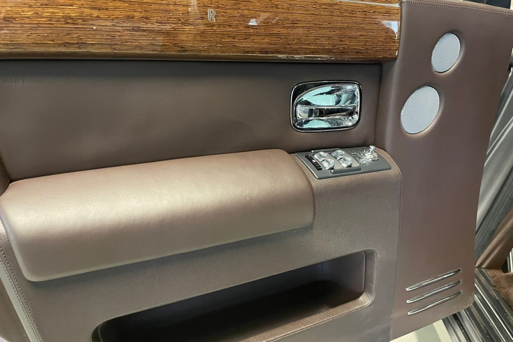 Rolls-Royce Phantom 2012 photo 10