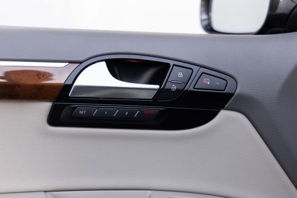 Audi Q7 Premium Plus 2015 фото Audi Q7 Premium Plus 2015 фото 15