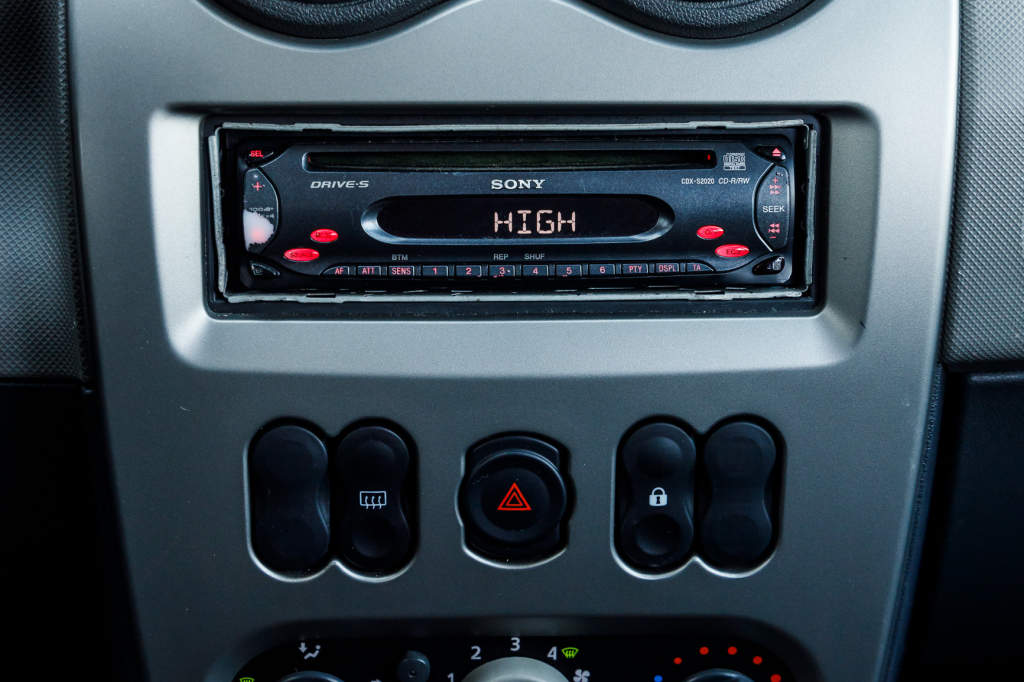 Dacia Sandero 2010 photo 10