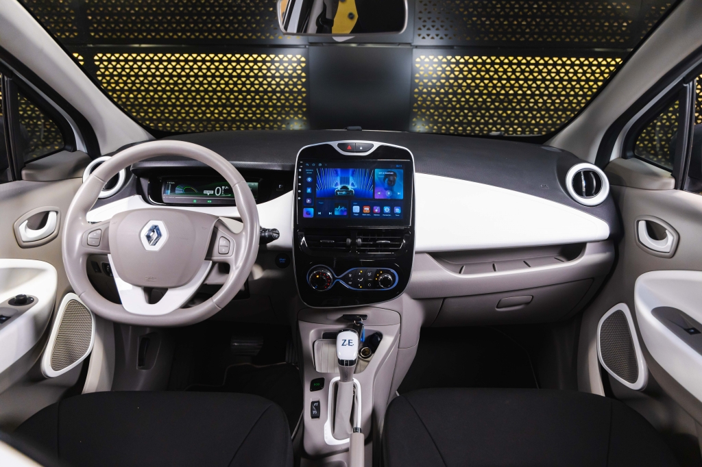 Renault Zoe 2018 photo Renault Zoe 2018 photo 22